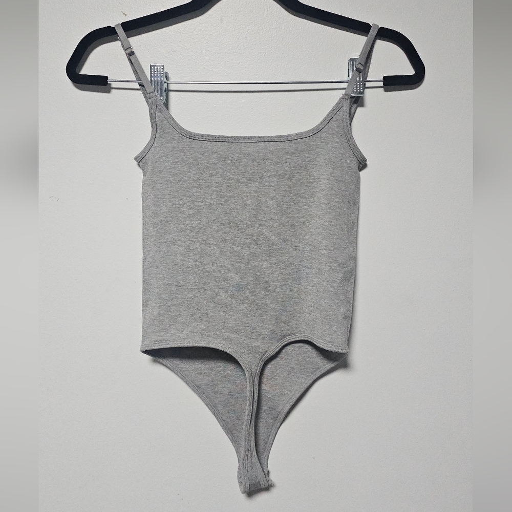 Forever 21 Heather Gray Scoop Neck Tank - Picture 2 of 4